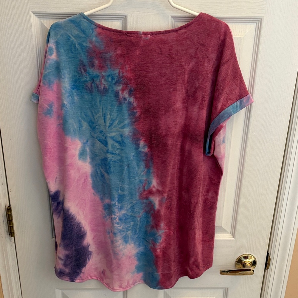 Green Envelope NWT Scoop Neck Tie-Dye Tee - Pink, Blue, Purple - Picture 5 of 6
